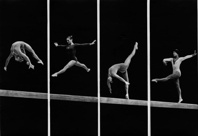 “University gymnastics, Moscow”, Alexander Abaza, 1973

Tập thể dục dụng cụ tại một trường đại học ở Moscow.