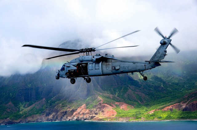 1 chiếc MH-60S Sea Hawk tham gia diễn tập RIMPAC 2014 ở ngoài khơi bờ biển Hawaii.