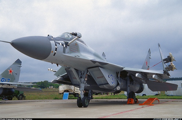 
Xem ra, với Việt Nam, MiG-29K (trong hình) lại có nhiều lợi thế hơn MiG-35. Ảnh: Airliners.net.
