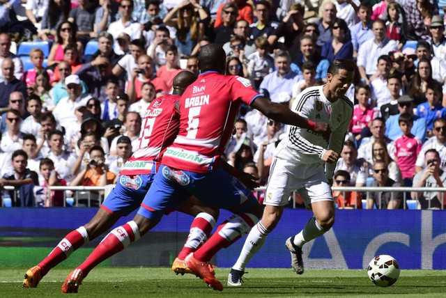 Dưới sân, Real Madrid và Ronaldo đã có một trận đấu tưng bừng.