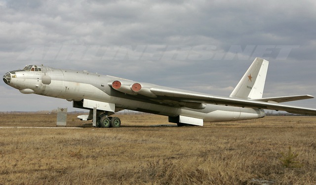 
Máy bay ném bom hạng nặng Myasishchev M-4 Molot
