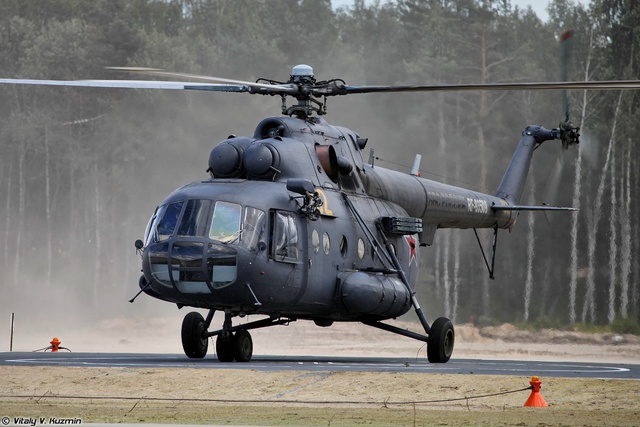 Tiếp đất an toàn và chiếc Mi-8AMTSh đã hoàn thành bài thi