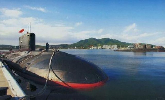 Tàu ngầm thông thường lớp Nguyên Type 041 Trung Quốc.