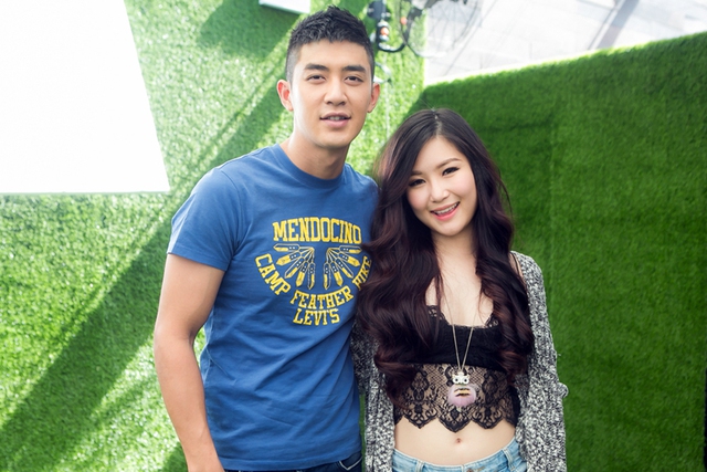 Trong MV, Hương Tràm mời người mẫu Cao Lâm Viên tham gia điễn cùng.