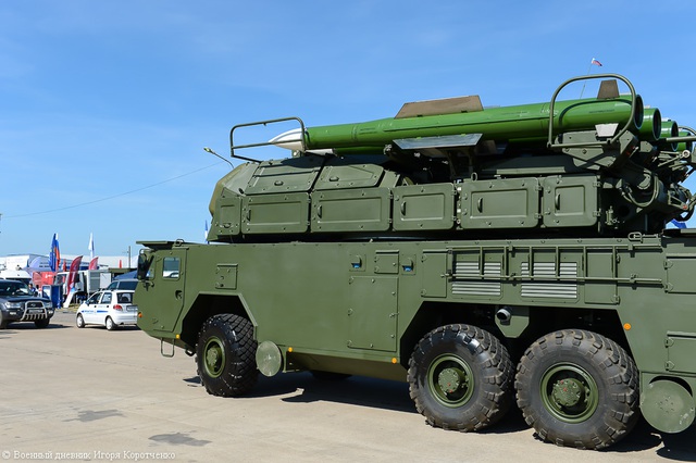 
Hiện nay, hệ thống TLPK Buk-M2E đã được Nga xuất khẩu sang Azerbaijan, Syria và Venezuela. Việt Nam cũng được cho là khách hàng tiềm năng của hệ thống này.
