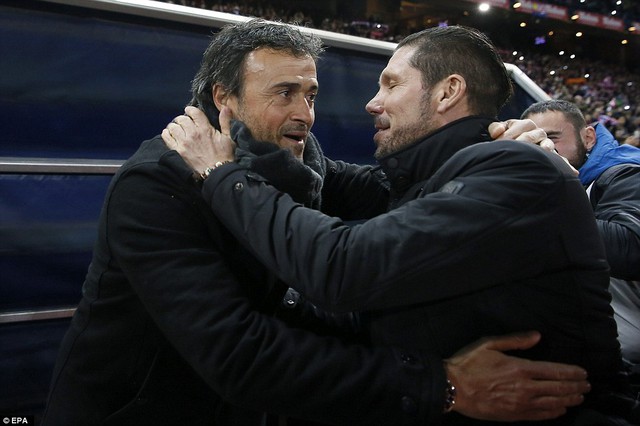 HLV Enrique và Simeone vẫn dành cho nhau một cái ôm sau trận cầu vô cùng kịch tính