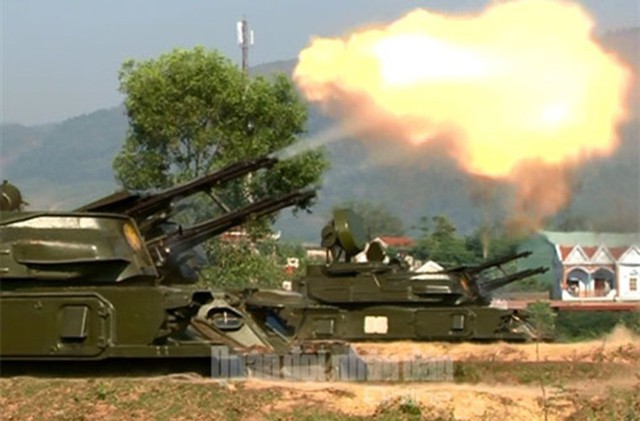 ZSU-23-4 Shilka của Việt Nam trong một cuộc diễn tập bắn đạn thật