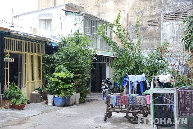 Căn hộ tạm trú của Bảo Chung nằm ngay ở dãy nhà dưới cùng nên rất dễ tìm kiếm và đi lại.