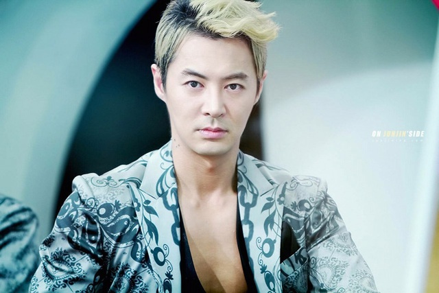 Junjin từng suy sụp vì có nguy cơ mù hoàn toàn.