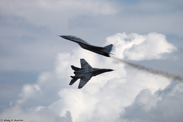 2 chiếc Mig-29 đang nhào lộn giữa bầu trời của cuộc thi. Trong suốt phần thi Aviadarts, phi công của 4 quốc gia Nga, Belarus, Kazahstan và Trung Quốc tham gia bài thi này với mục đích kiểm tra kỹ năng điều khiển và vận hành máy bay khi thực hiện nhiệm vụ.