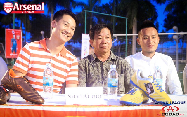 BLV Mạnh Dũng, cựu danh thủ Đặng Gia Mẫn và Võ Huy Toàn cũng tham dự buổi lễ.
