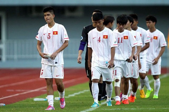 
Thành tích thi đấu của U19 Việt Nam năm 2014 ảnh hưởng không nhỏ tới thầy trò HLV Hoàng Anh Tuấn.
