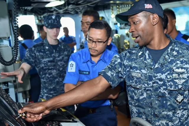 
USS Lassen (DDG-82) là tàu khu trục tên lửa dẫn đường lớp Arleigh Burke của hải quân Mỹ, được biên chế từ năm 2001
