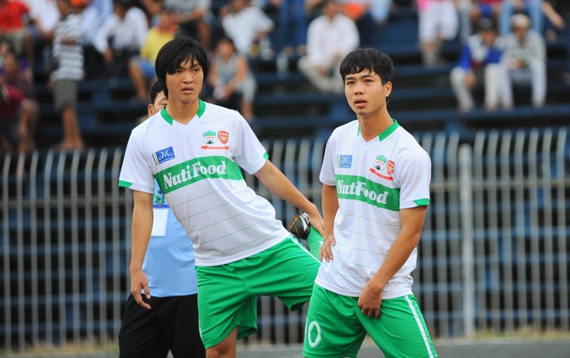 
Tuấn Anh - Công Phượng chỉ được mời sang chơi ở J-League 2.

