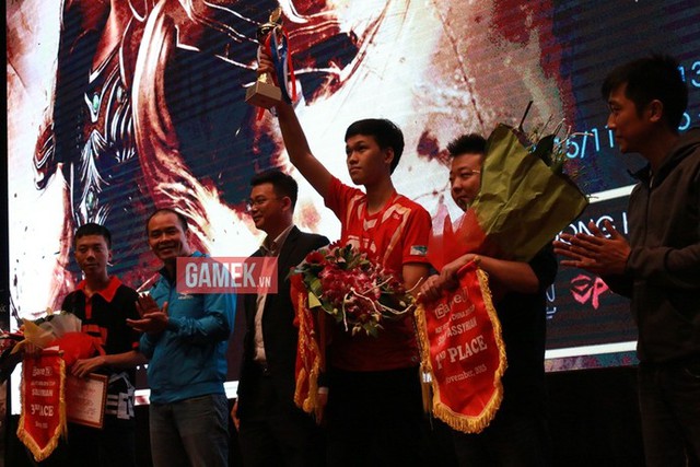 
Chim Sẻ Đi Nắng nói riêng và các VĐV AOE Việt Nam nói chung đã có 1 giải đấu quá thành công (Ảnh: GameK).
