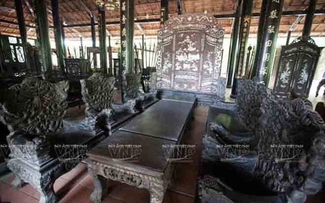 Những bộ bàn ghế độc, lạ ở Việt Nam