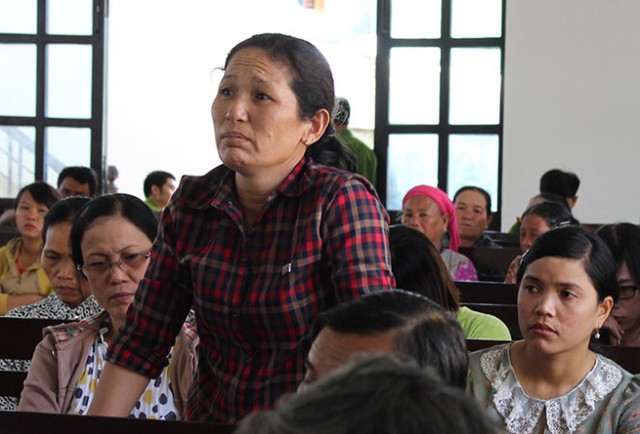 
Bà Đặng Thị Tuyết, nạn nhân trong vụ lừa đảo xin việc giáo viên với giá 90 triệu đồng cho hai đứa con - Ảnh: M.TRÂN
