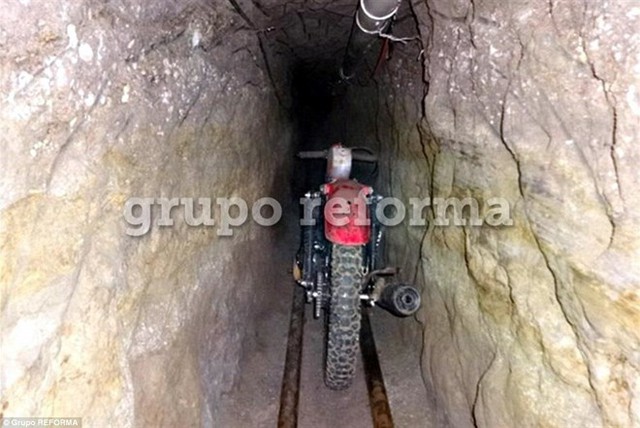 Chiếc xe máy mà &quot;Chapo&quot; Guzman dùng tẩu thoát trong đường hầm (Nguồn: DM)