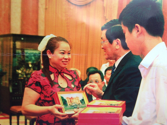 Bà Trần Lê A - người bị dụ dỗ “đóng thế” ông Thắng lái chiếc xe để bảo hiểm bồi thường gần 350 triệu đồng cho ông. 