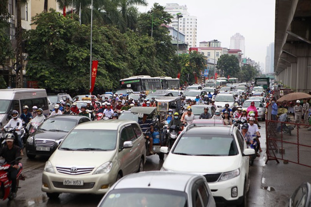 Đường Nguyễn Trãi ùn tắc nghiêm trọng - Ảnh: Phạm Hải