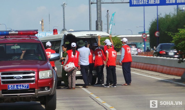 
Những người bị thương được sơ cứu và đưa đến bệnh viện
