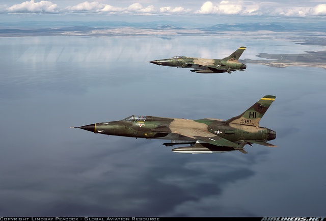 Máy bay tiêm kích bom F-105D Thunderchief