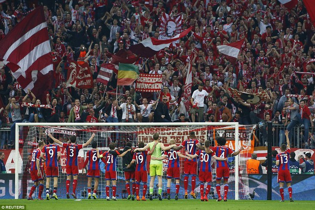 Tỉ số chung cuộc 7-4, Bayern hùng dũng bước vào bán kết.
