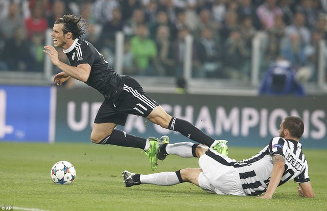 Cuối trận, Juventus chơi lăn xả để giữ gìn thành quả.