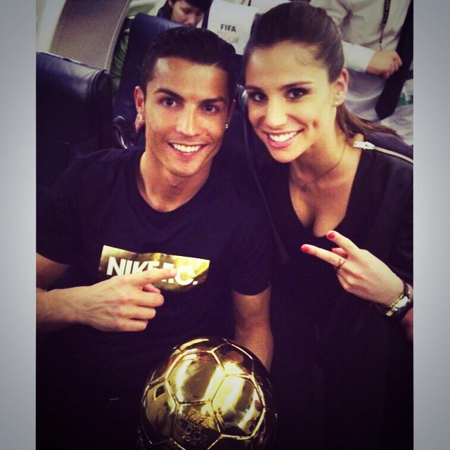 Cris Ronaldo rạng rỡ bên Lucia Villalon