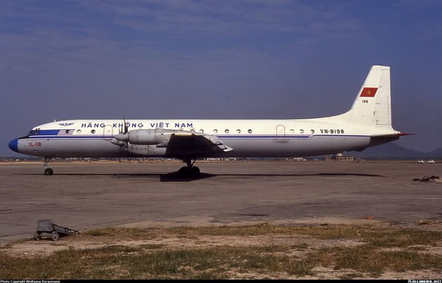 Máy bay Il-18 của Việt Nam khi đã được chuyển giao cho Vietnam Airlines