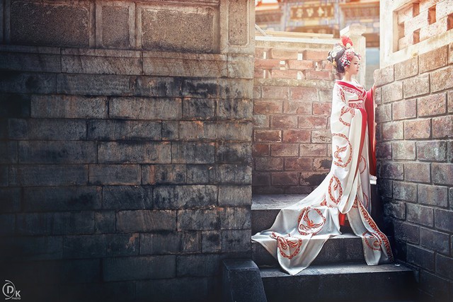 Bộ trang phục và tạo hình Võ Tắc Thiên của Khánh Chi nhận được rất nhiều lời khen ngợi từ người xem