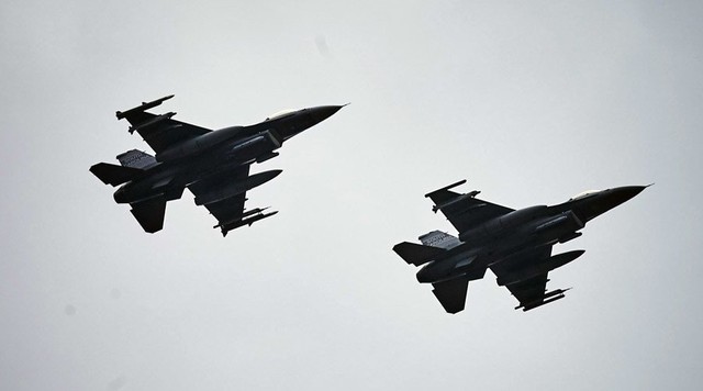Máy bay Mỹ xuất kích từ một căn cứ quân sự ở Thổ Nhĩ Kỳ để ném bom tiêu diệt các mục tiêu IS. Ảnh: Reuters.