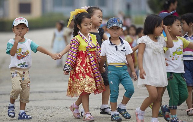 
Một nhóm trẻ em trong ngày Quốc khánh ở thủ đô Bình Nhưỡng.
