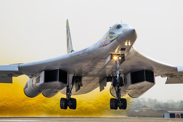  Tu-160
