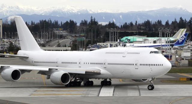  Một chiếc Boeing 747 - Ảnh: Reuters