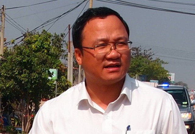 Ông Khuất Việt Hùng.