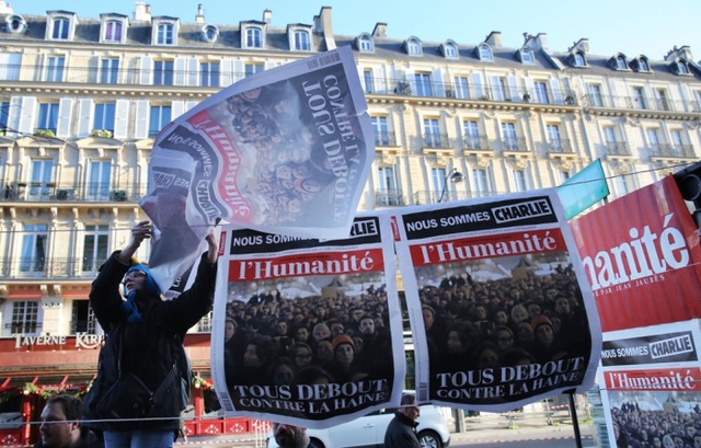 Những tấm poster gần quảng trường Place de la République.
