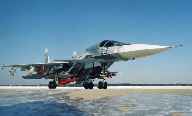 Su-34 mang phóng được hầu hết các loại vũ khí hàng không hiện đại để làm nhiệm vụ đối không, đối hải và đánh đất
