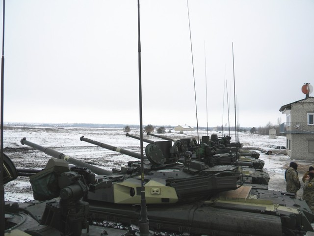 Lô 5 chiếc xe tăng T-84 Oplot-M mới chuẩn bị được bàn giao cho Lục quân Thái Lan.