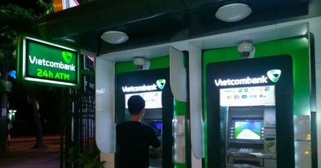 ATM trên đường Láng Hạ, giao cắt phố Hoàng Ngọc Phách thông báo tạm ngừng phục vụ vào tối ngày 5/4.