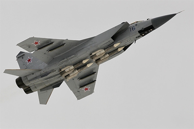 Dù Nga cho biết, việc dùng MiG-31 tập trận tại Bắc Cực chỉ đơn thuần là tăng cường khả năng phòng thủ và tấn công kẻ thù xâm nhập không phận nước này, tuy nhiên theo tạp chí Janes Defence Weekly, thực chất mục đích của Nga không chỉ đơn thuần vậy.