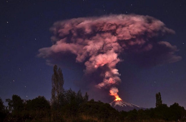 Núi lửa Villarrica phun trào dữ dội gần Pucon, Chile.