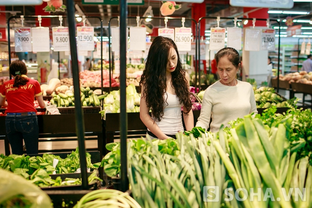 Thực đơn của Tít và ông bà khá đơn giản và quen thuộc. Một món canh, một món rau và đồ mặn.