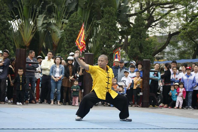 
Từ dòng họ giỏi đấu vật cổ truyền, Đặng Gia giờ có môn võ Thiếu Lâm Nam phái rất lợi hại.
