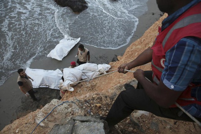 Theo Tổ chức Di cư Quốc tế (IOM), hơn 2.600 người di cư đã thiệt mạng trong hành trình nguy hiểm vượt Địa Trung Hải tới châu Âu kể từ đầu năm 2015 tới nay. (Nguồn: QQ)