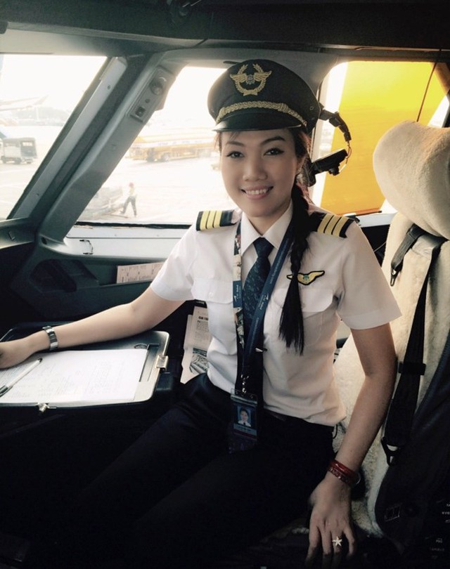 
Nữ cơ phó của Vietnam Airlines Hà Thị Diệu Hiền (Ảnh nhân vật cung cấp).
