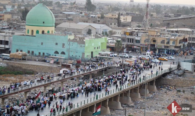 
Vùng đất KirKuk quê hương cô khá giàu dầu mỏ. Nhưng nó luôn luôn chìm trong tranh chấp và bất ổn.
