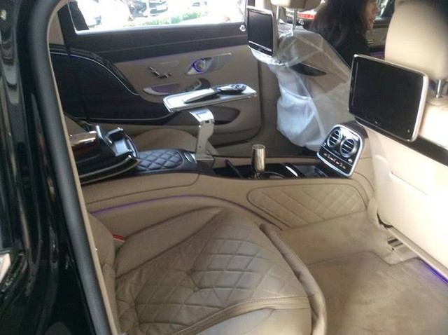 So với mẫu S-CLass tiêu chuẩn, S600 Maybach có chiều dài cơ sở nhỉnh hơn 300 mm và sở hữu nhiều trang bị đẳng cấp.