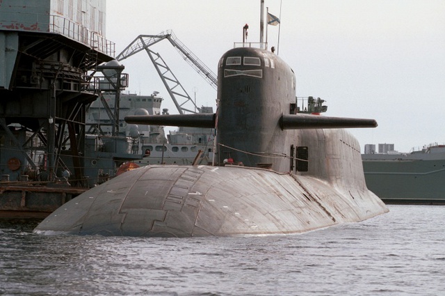 Tàu ngầm hạt nhân mang tên lửa đạn đạo Novomoskovsk thuộc đề án 667BDRM lớp Delta IV. Lớp tàu ngầm này có khả năng mang theo 16 tên lửa đạn đạo xuyên lục địa phóng từ tàu ngầm R-29RM Shtil với tầm bắn 8.300km. Hiện nay tất cả tàu ngầm lớp Delta IV đều thuộc hạm đội Phương Bắc.