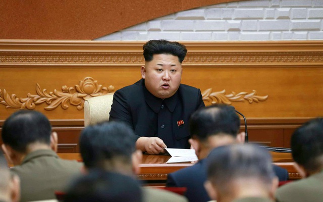 Nhà lãnh đạo Triều Tiên Kim Jong-un chủ trì một cuộc họp của Quân Ủy Trung Ương tại thành phố Bình Nhưỡng.